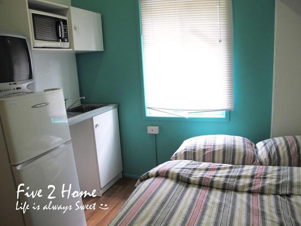 Five 2 Home Backpacker Брисбен Экстерьер фото